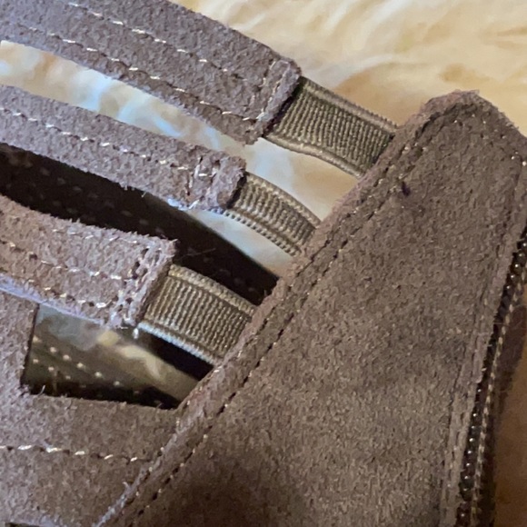 CARLOS suede heeled shoes - Picture 10 of 14